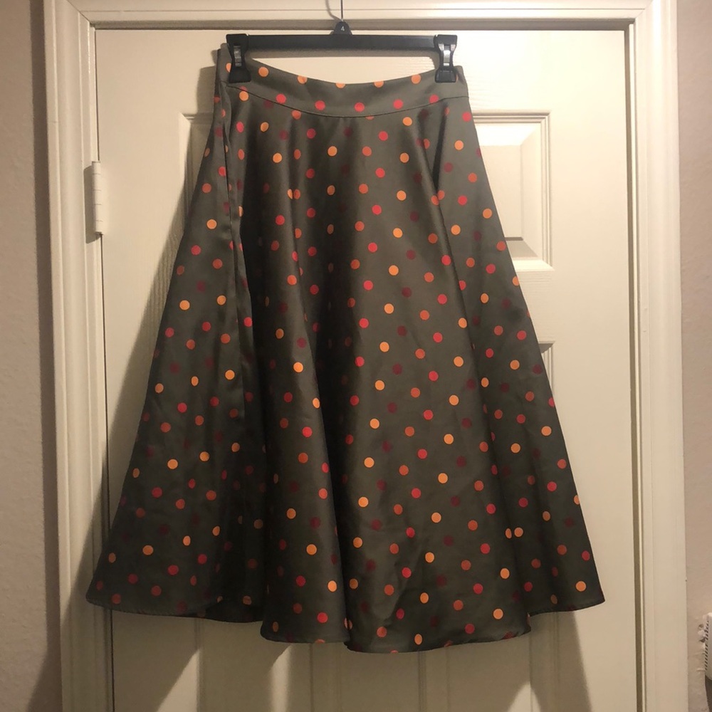 Polka-dot circle skirt (vintage inspired, like-new)